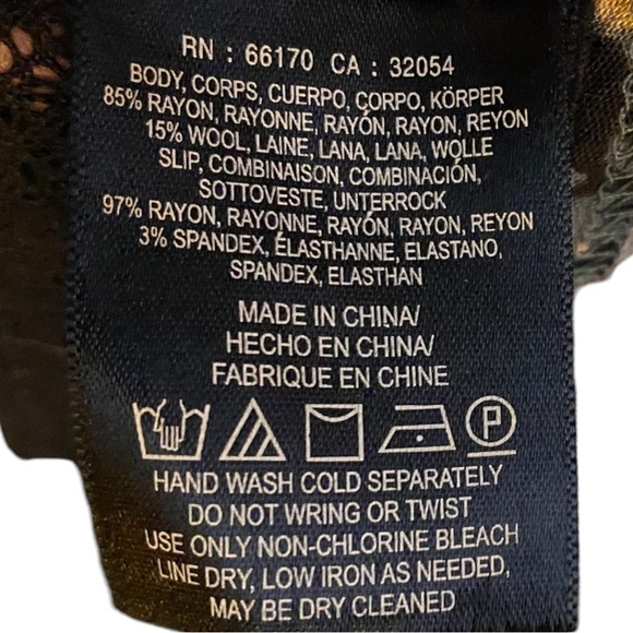 Anthropologie - Holding Horses Garden Floral Dress with Black Lace Size: Small - Picture 6 of 8